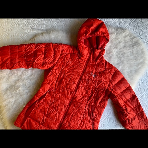 Women’s Small Red/Orange Arcteryx Cerium LT Hoody - Picture 1 of 5